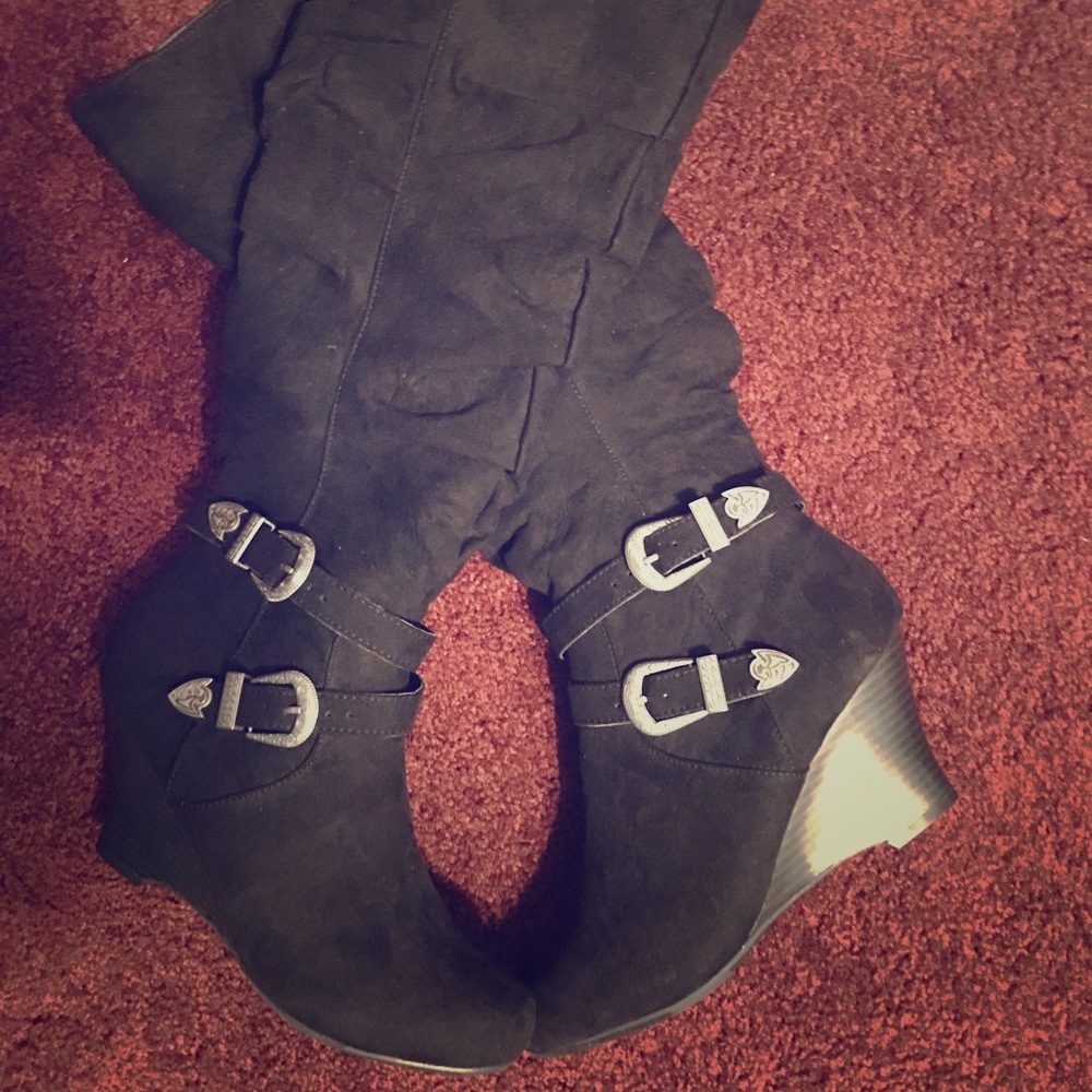 Limousine Styled Black boots